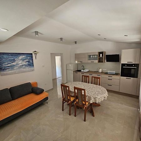 Filip Apartment Omis Bagian luar foto
