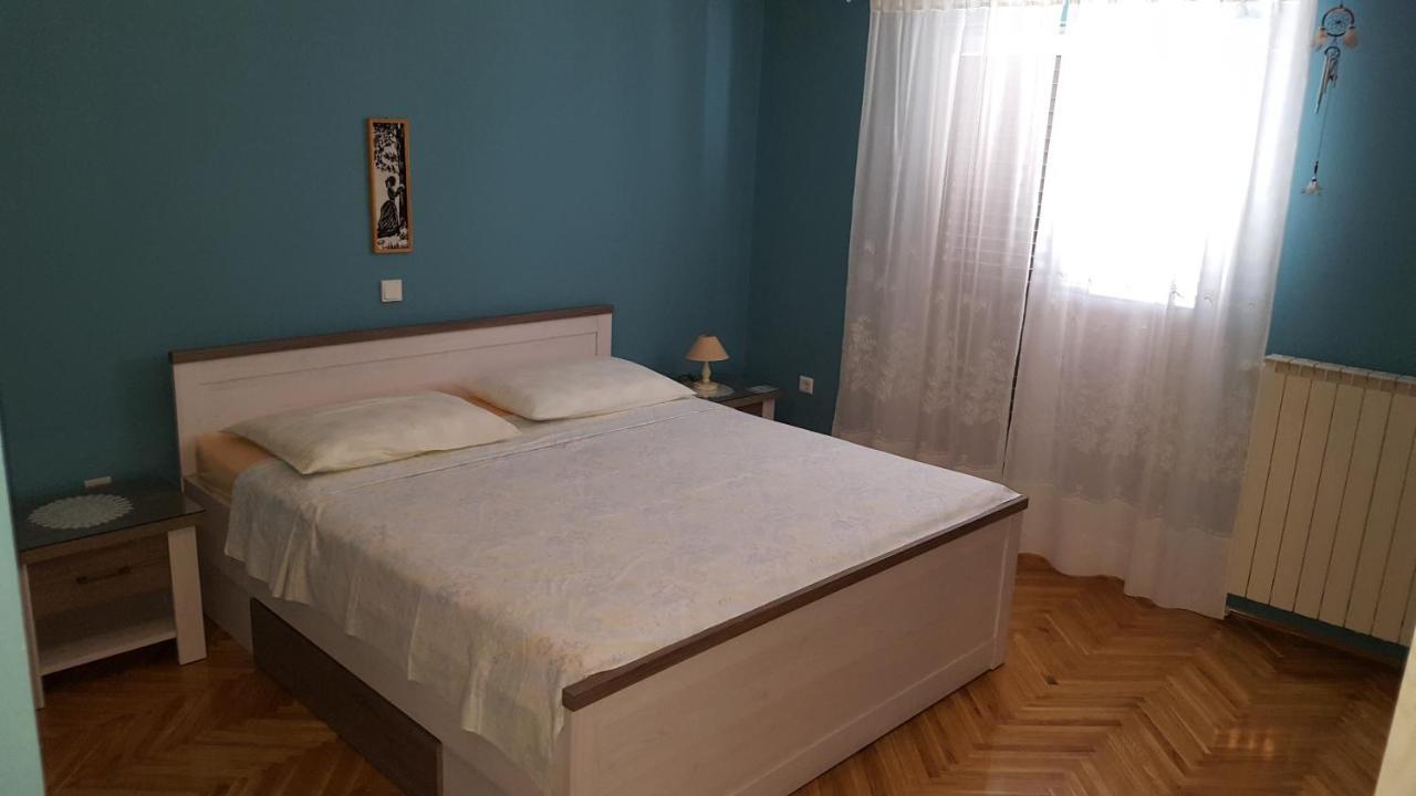 Filip Apartment Omis Bagian luar foto