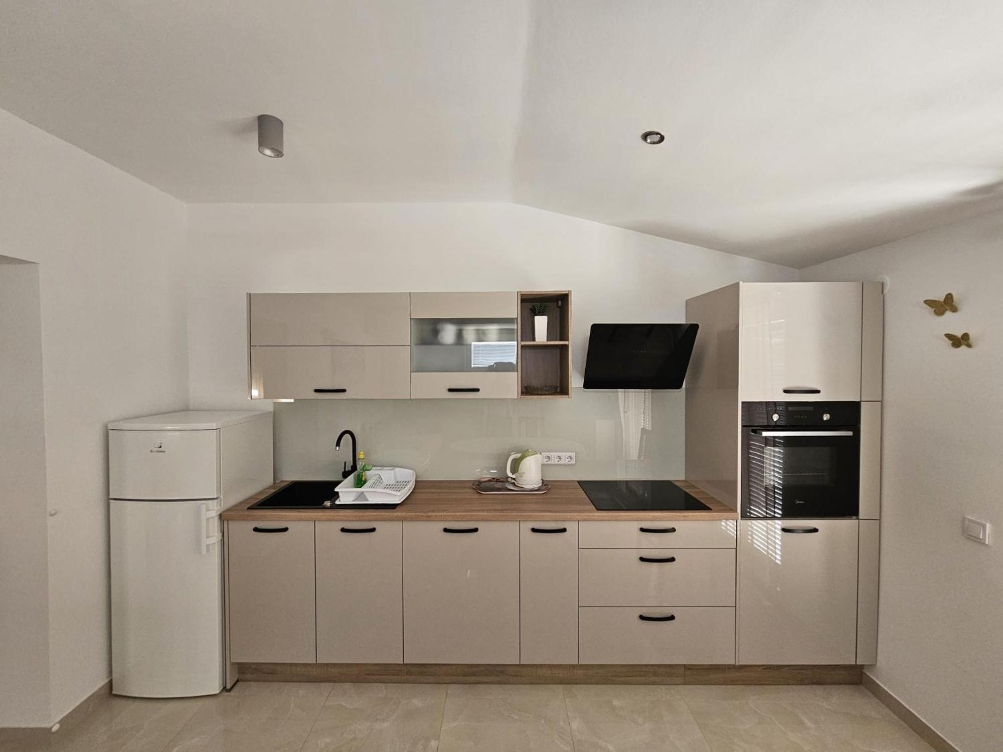 Filip Apartment Omis Bagian luar foto